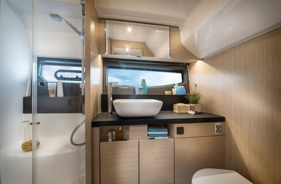 2019 Bavaria Yachts R40