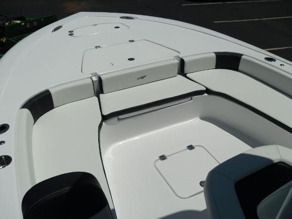 2021 Tidewater Boats 2300 Carolina Bay