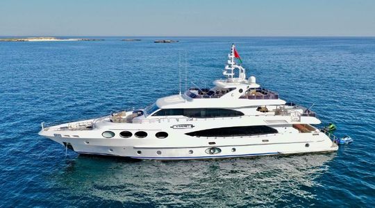 2012 Gulf Craft Majesty 125