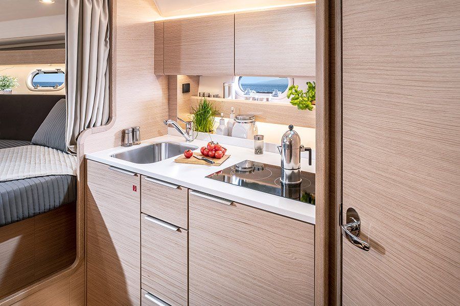 2015 Bavaria Yachts S33