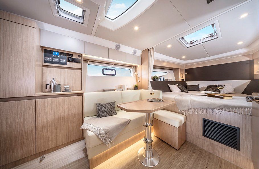 2023 Bavaria Yachts SR33