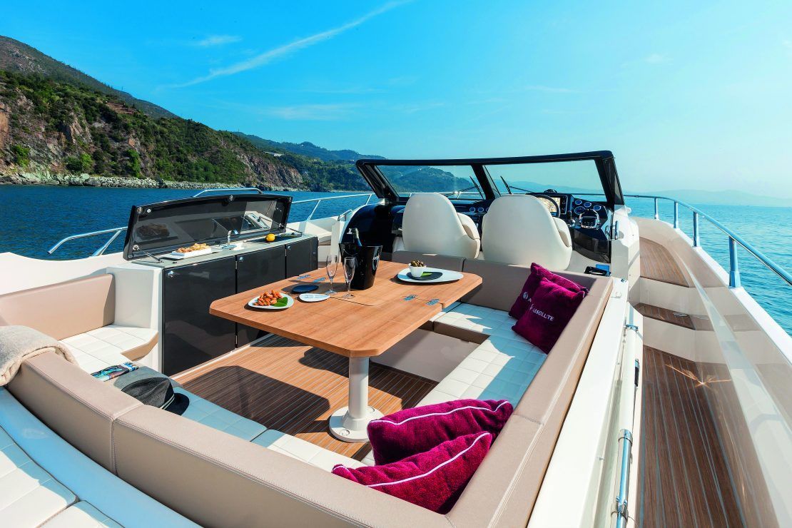 2015 Absolute Yachts 40 STL