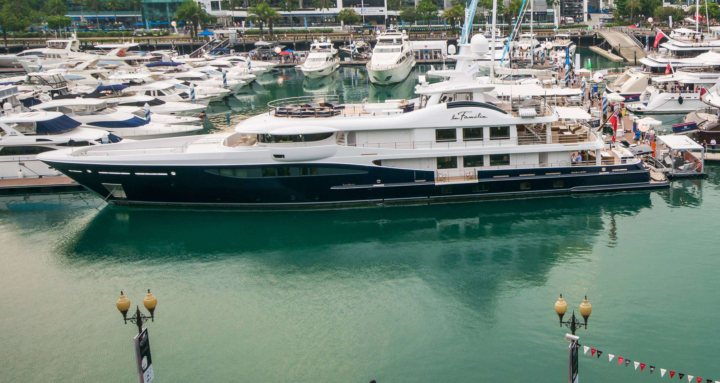 2016 Amels La Familia