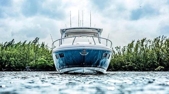 2022 Intrepid Powerboats 375 Valor