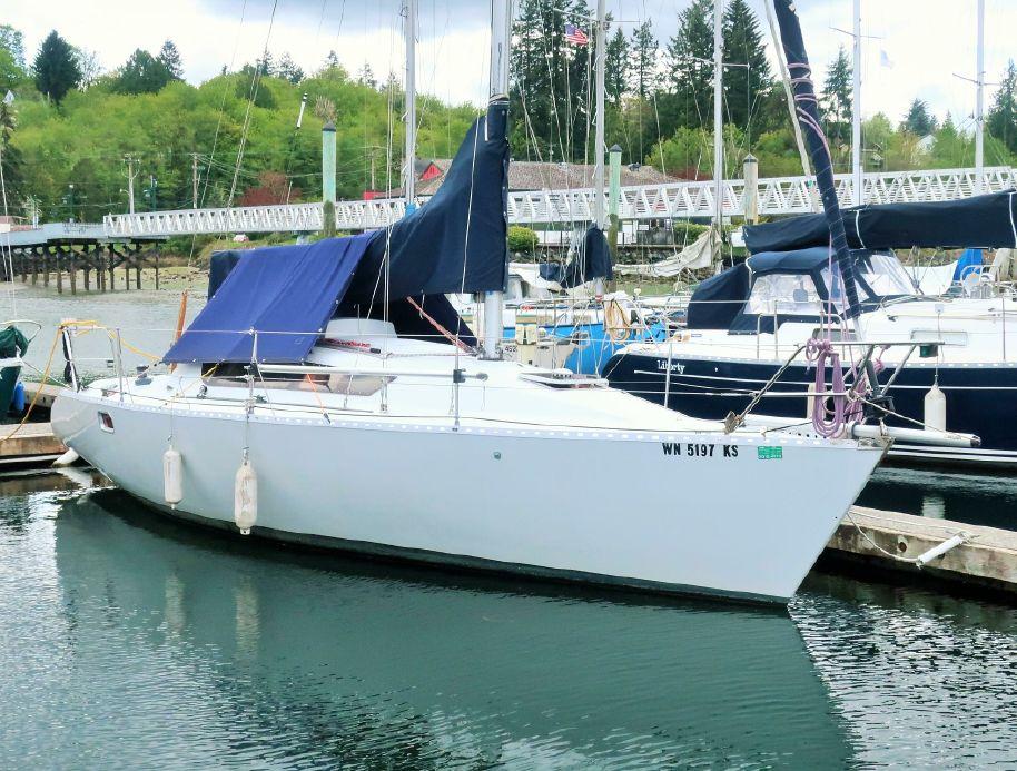 1983 Kirie Feeling 850 - Fin keel