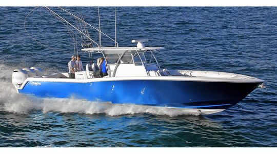 2022 Invincible Boats 42 Center Cabin