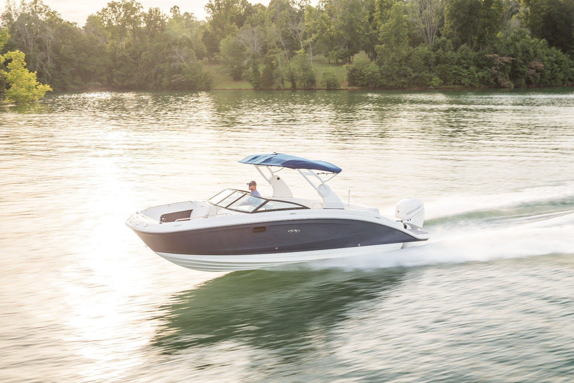 2018 Sea Ray SDX 270 Outboard
