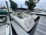 2004 Stingray Boats 240 CS