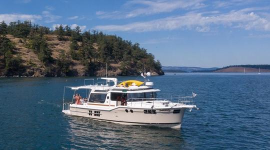 2022 Ranger Tugs R-43 Sedan