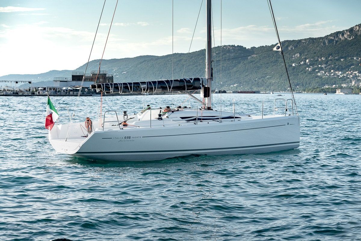 2015 Italia Yachts IY 9.98