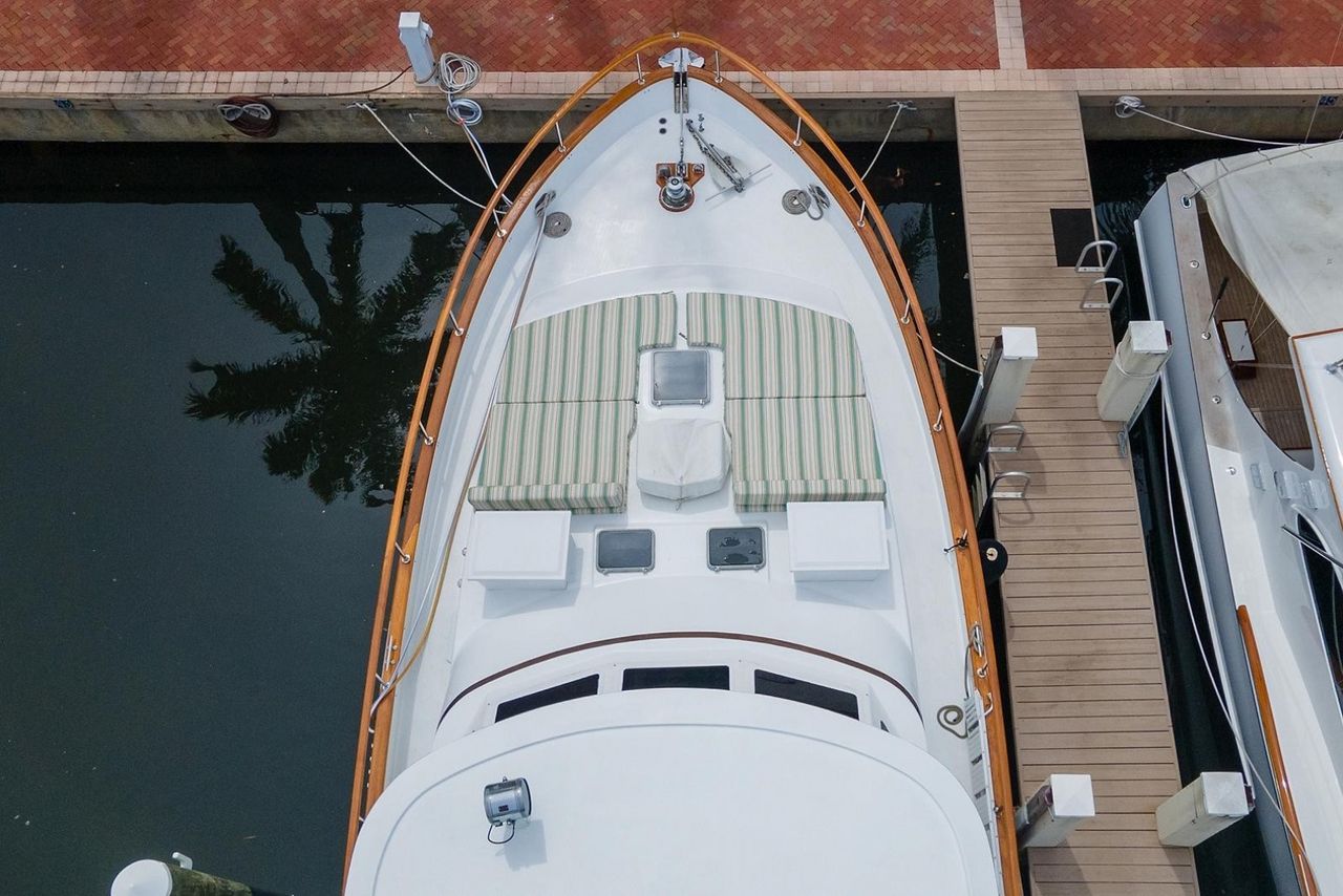 1986 Tollycraft Yachts Pilothouse