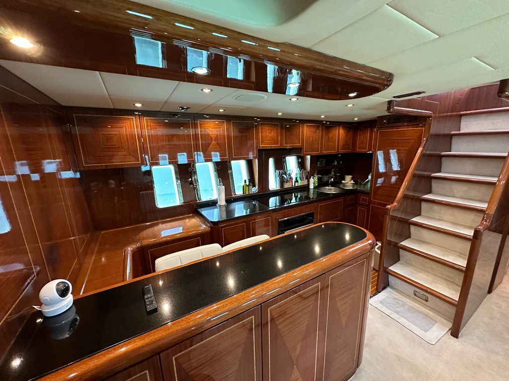 2004 Mangusta Yachts 72