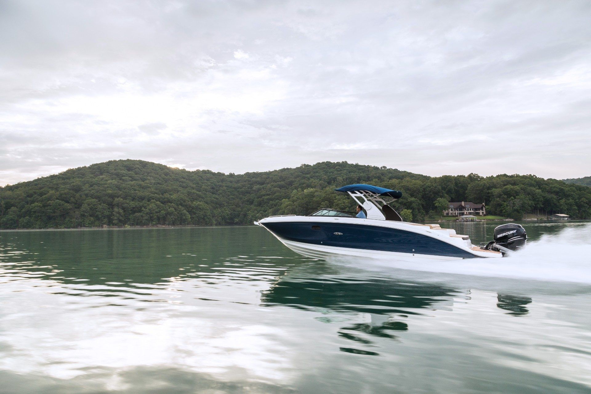 2022 Sea Ray SDX 290 Outboard