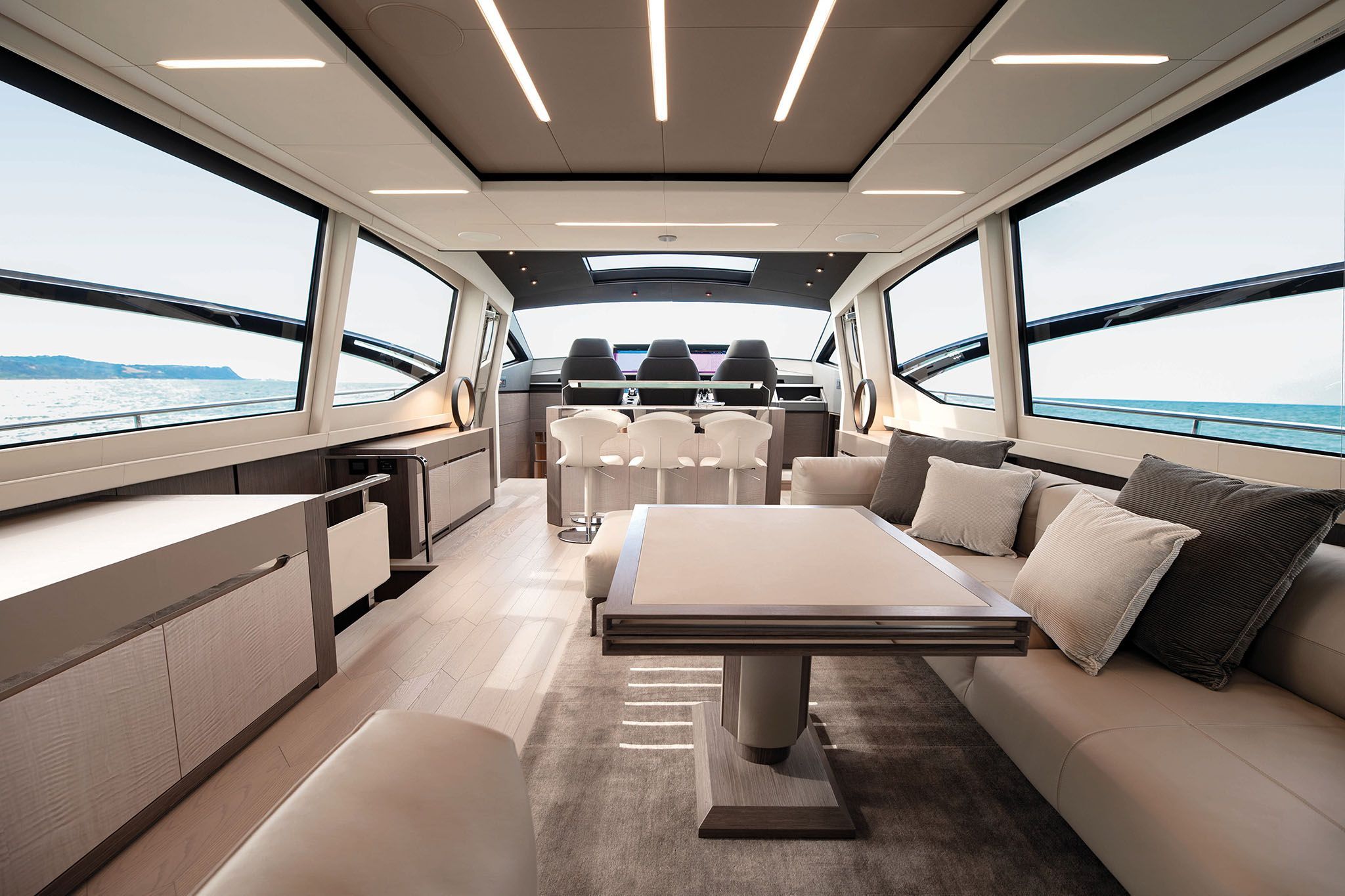 2019 Pershing Yachts 8X