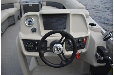 2022 SunChaser 16 LR 40HP BUNK TRAILER