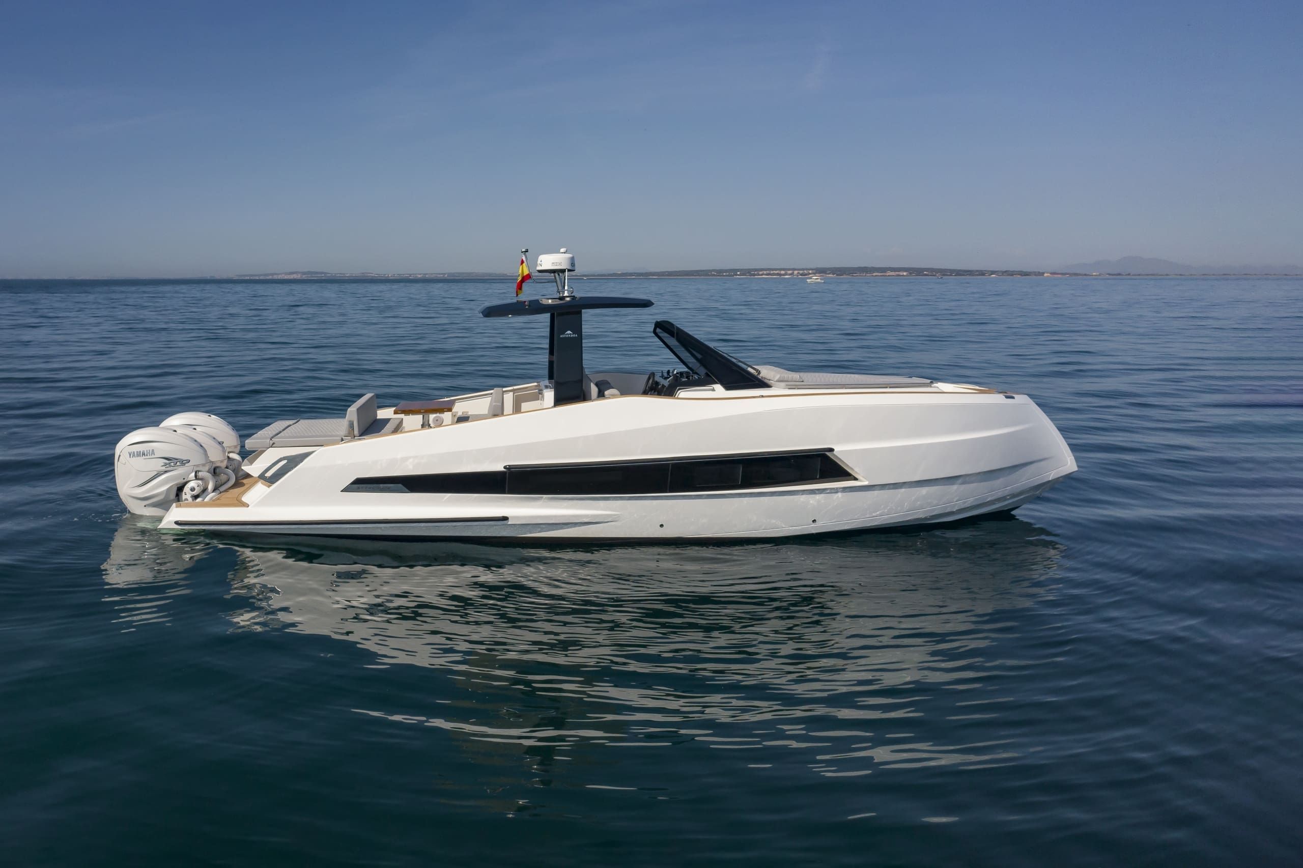 2024 Astondoa 377 Coupe Outboard