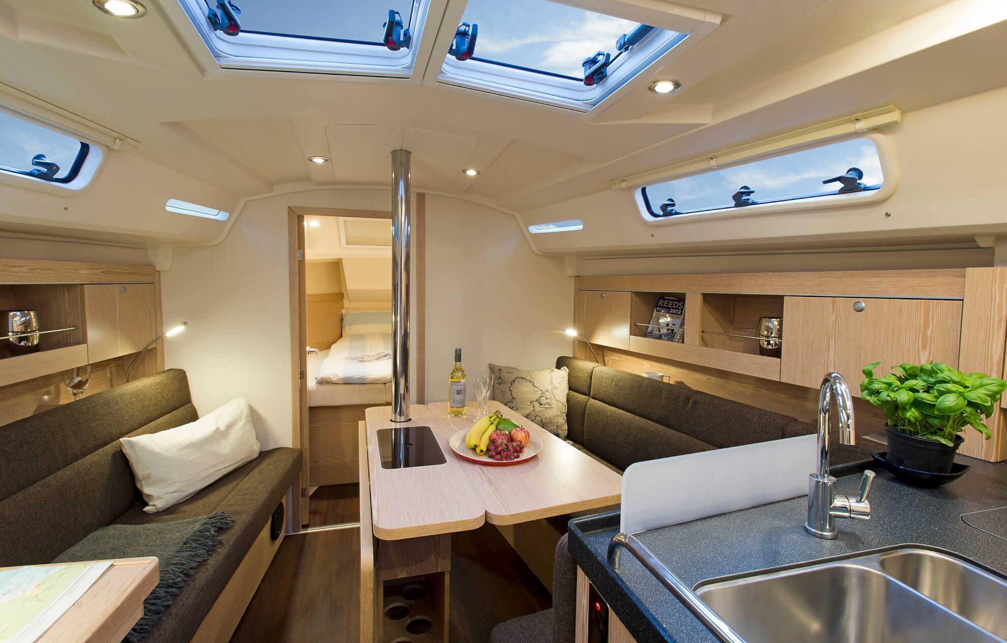 2012 Hanse Yachts 345