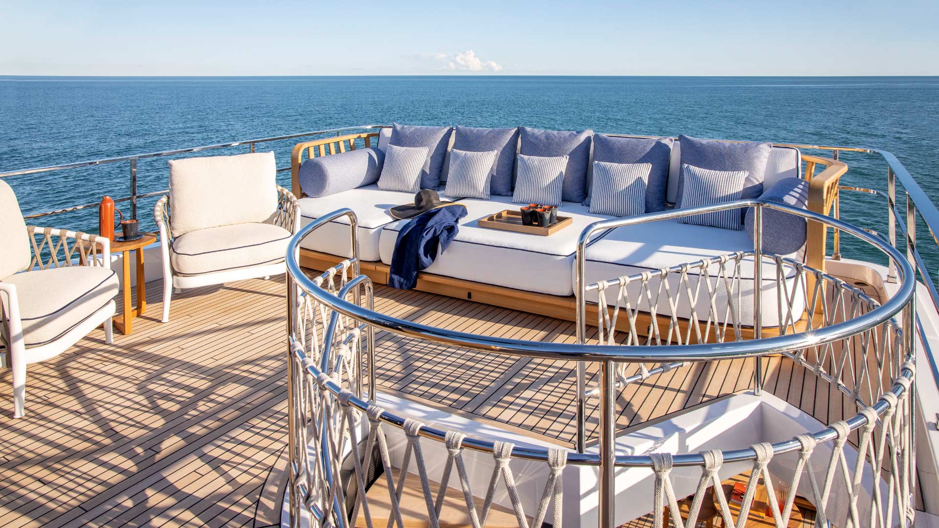 2020 Custom Line Navetta 30