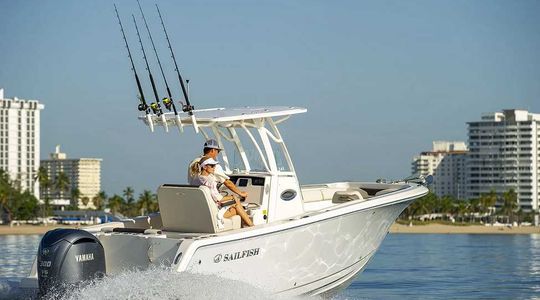 2021 Sailfish Boats 241 CC