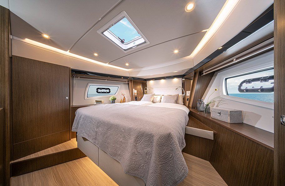 2017 Bavaria Yachts Virtess 420