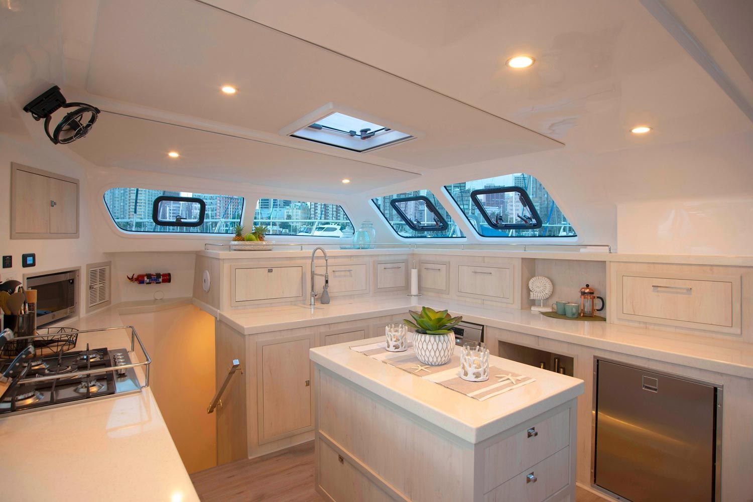 2021 Royal Cape Catamaran Majestic 570 Fly