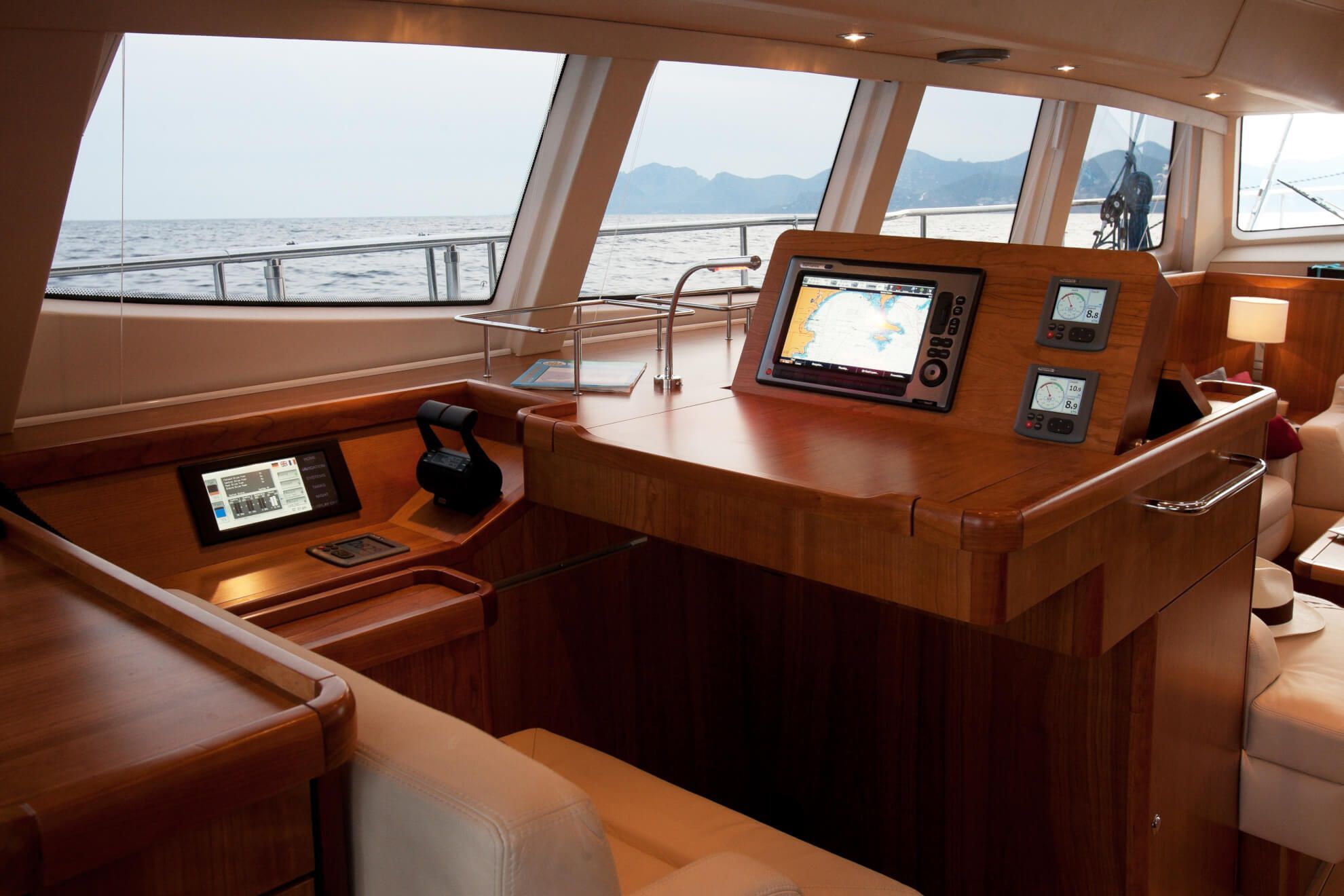 2016 Moody Yachts Decksaloon 62