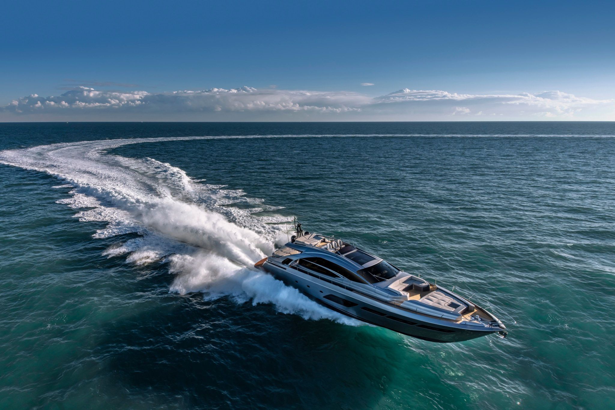 2019 Pershing Yachts 8X