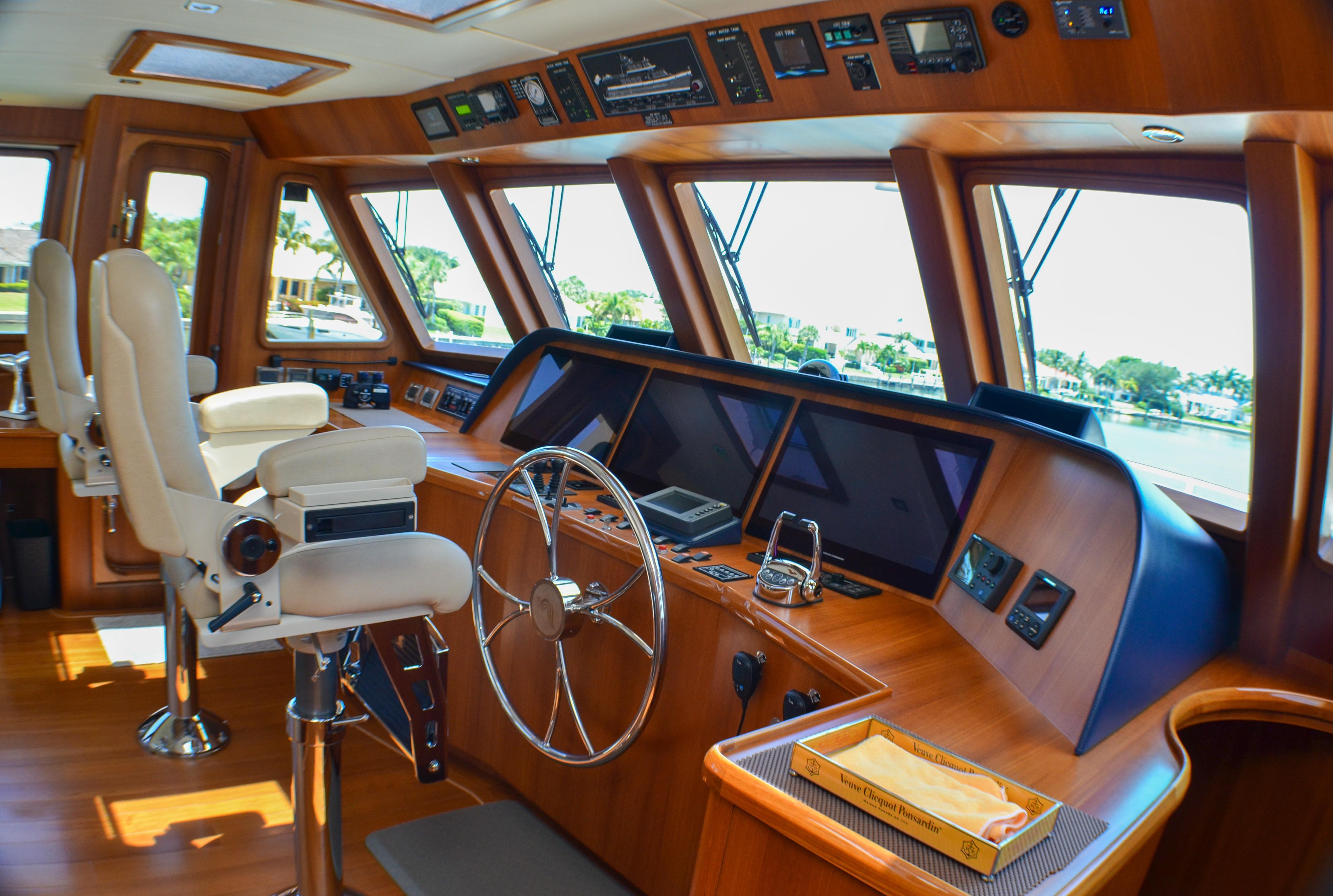 2017 Outer Reef Yachts 860 DBMY