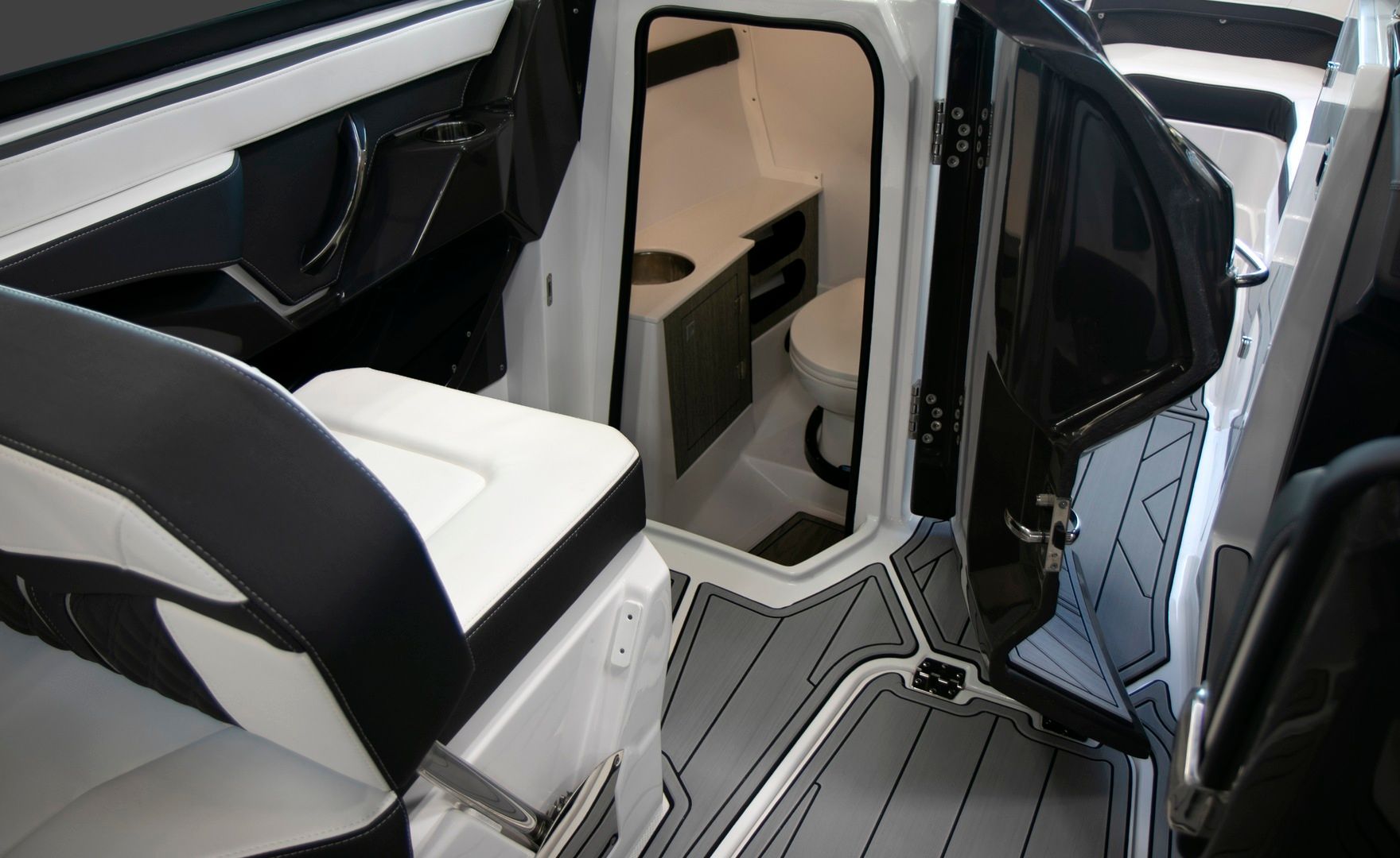 2019 Monterey 258 SS