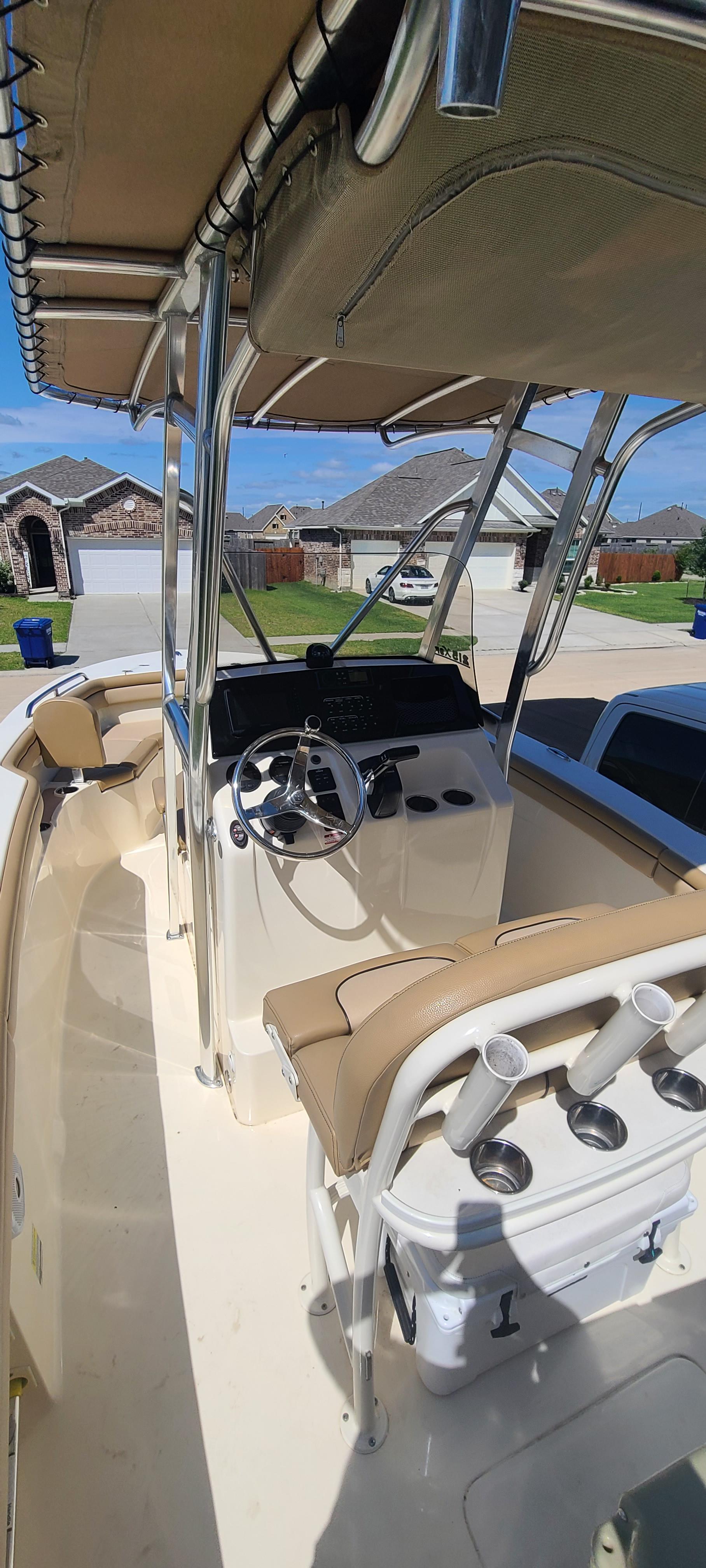 2019 Scout Boats 215 XSF