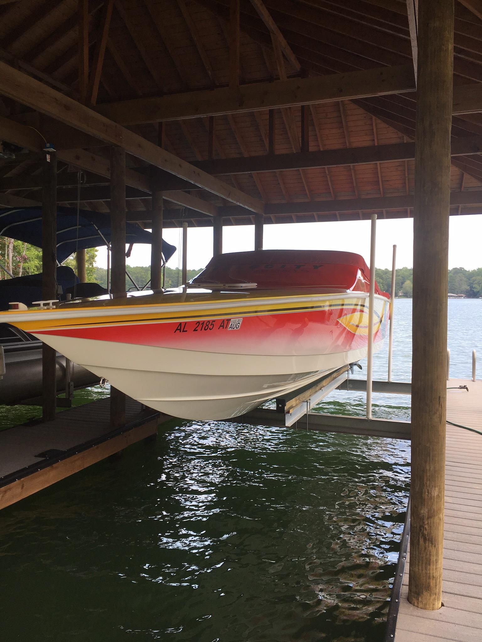 2002 Velocity Powerboats 320