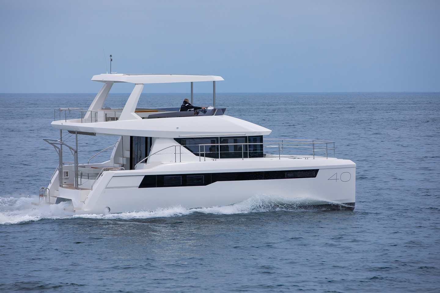 2019 Robertson and Caine Leopard 40