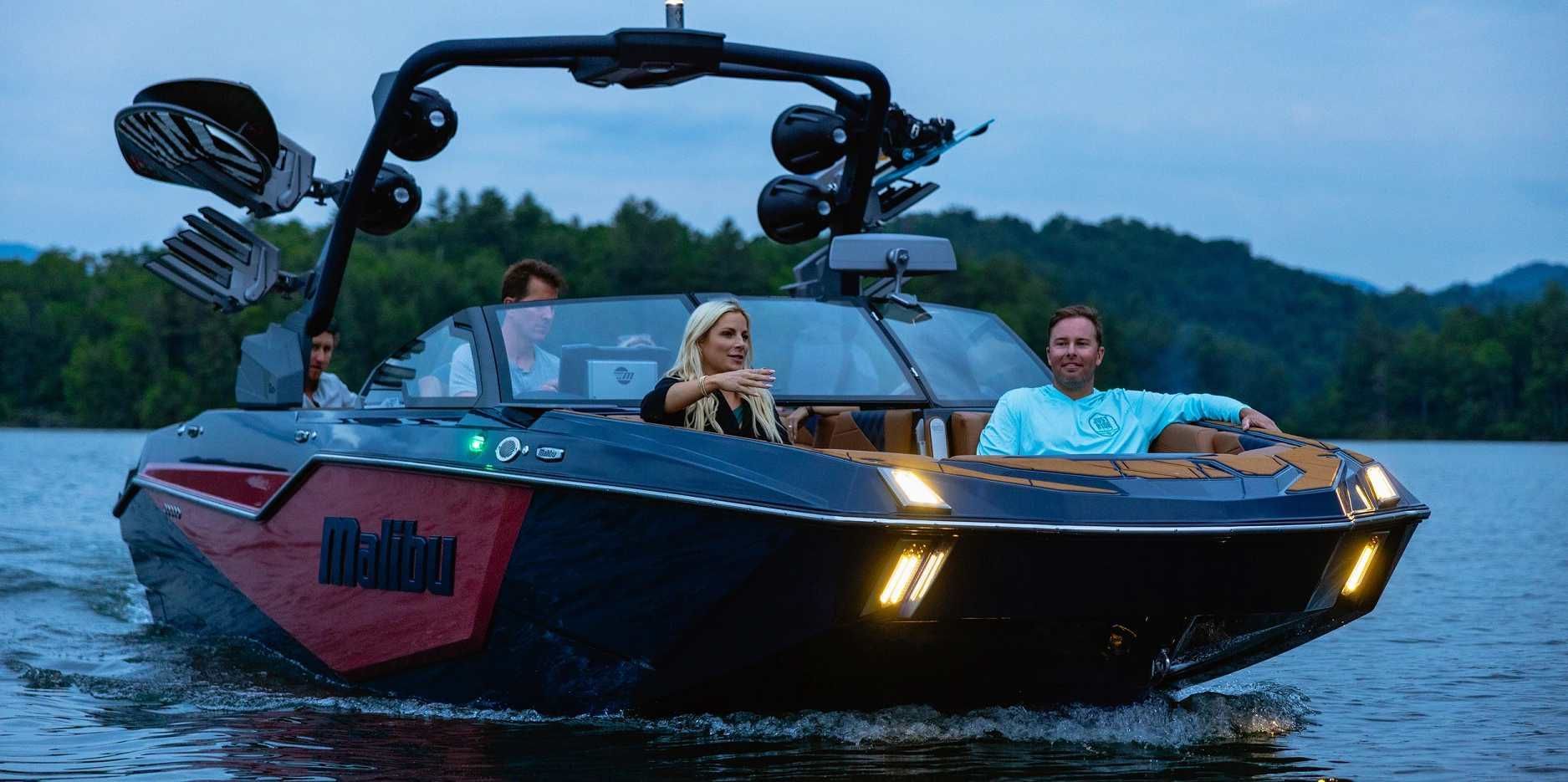 2024 Malibu Boats M242