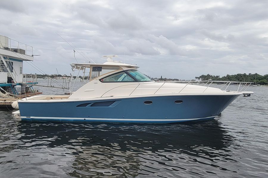 2016 Tiara Yachts 4300 Open