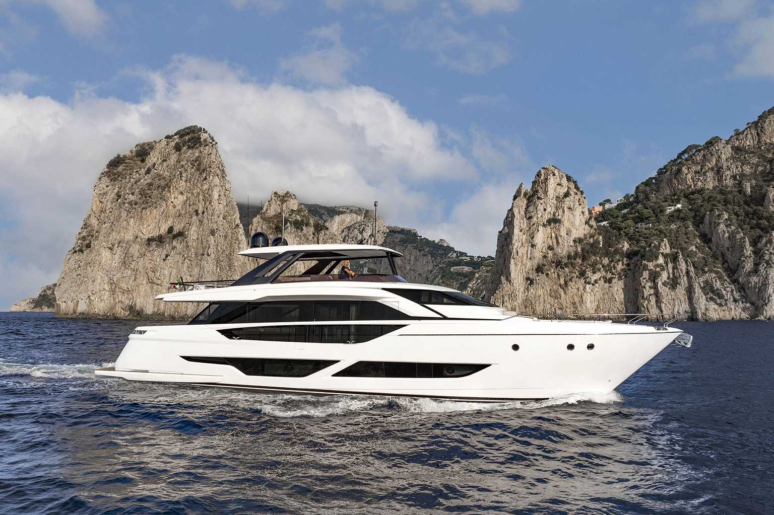 2023 Ferretti Yachts 860