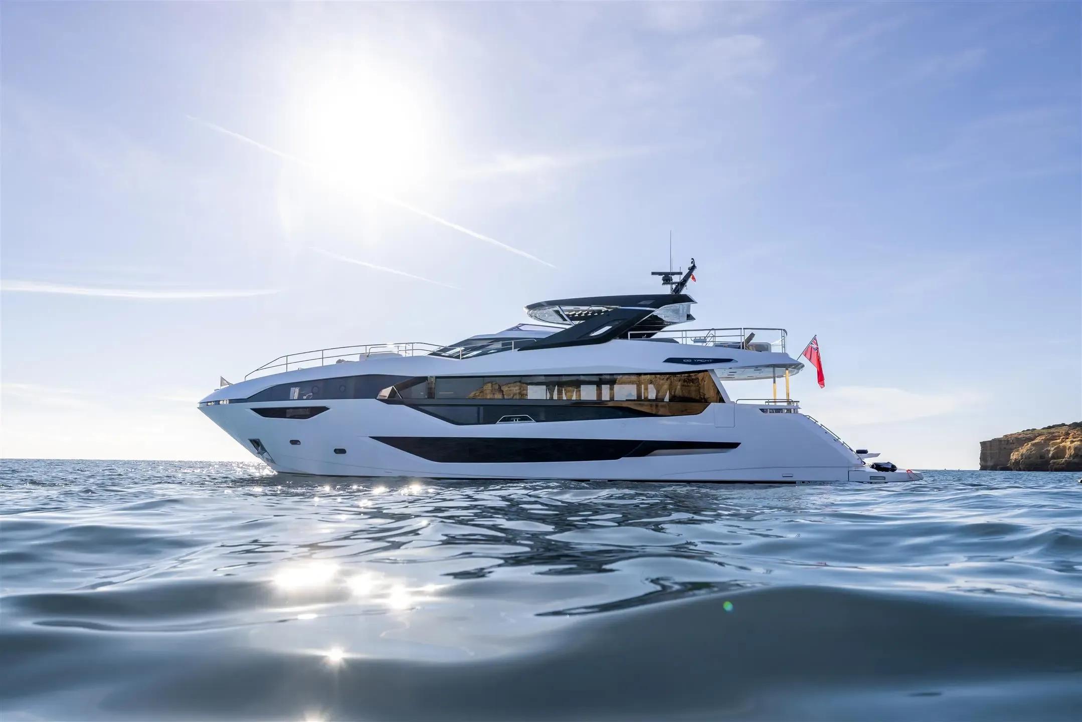 2021 Sunseeker 100 Yacht