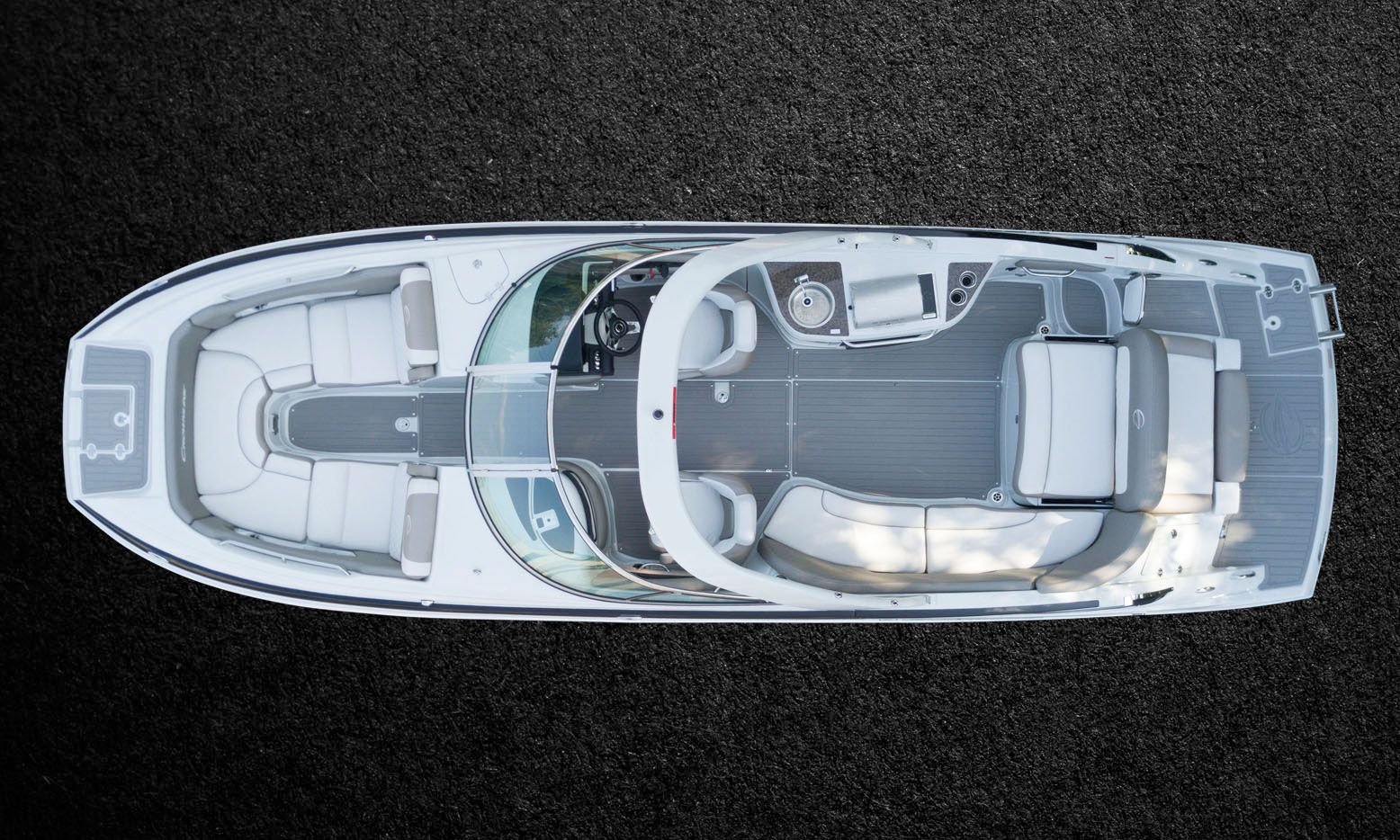 Crownline E285 deck layout from above