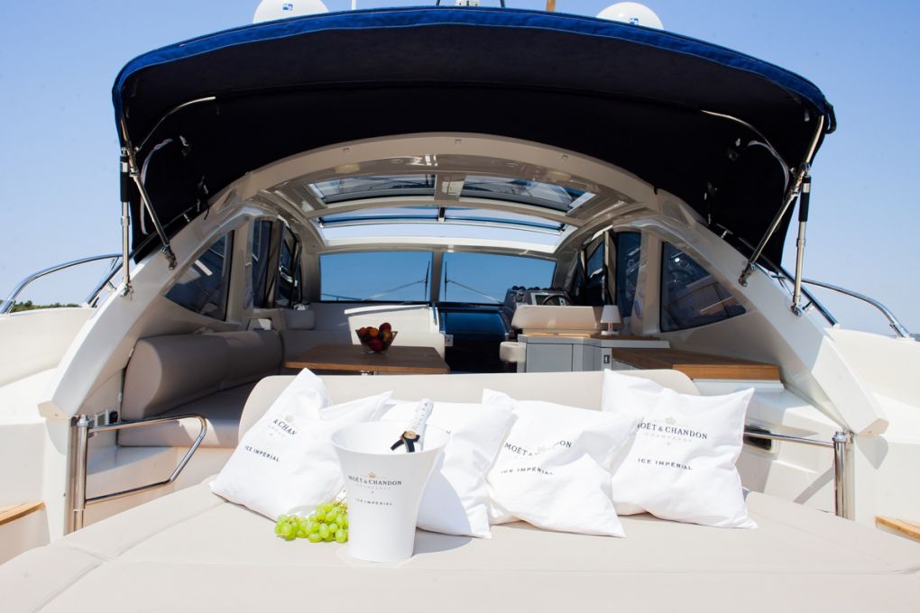 2009 Azimut Yachts Atlantis 54 HT