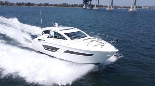 2022 Cruisers Yachts 46 Cantius
