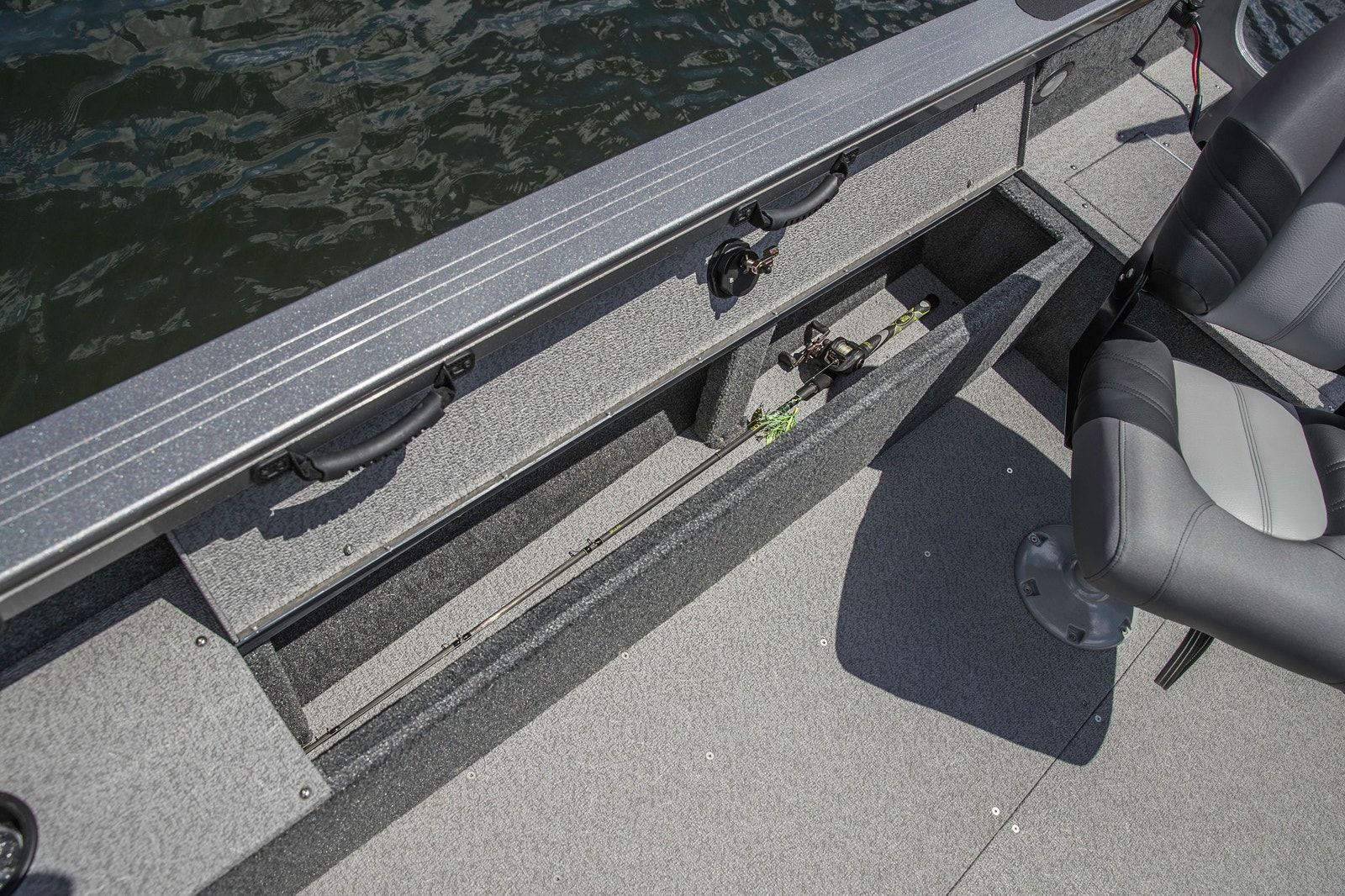 Crestliner 1850 Pro Tiller key features