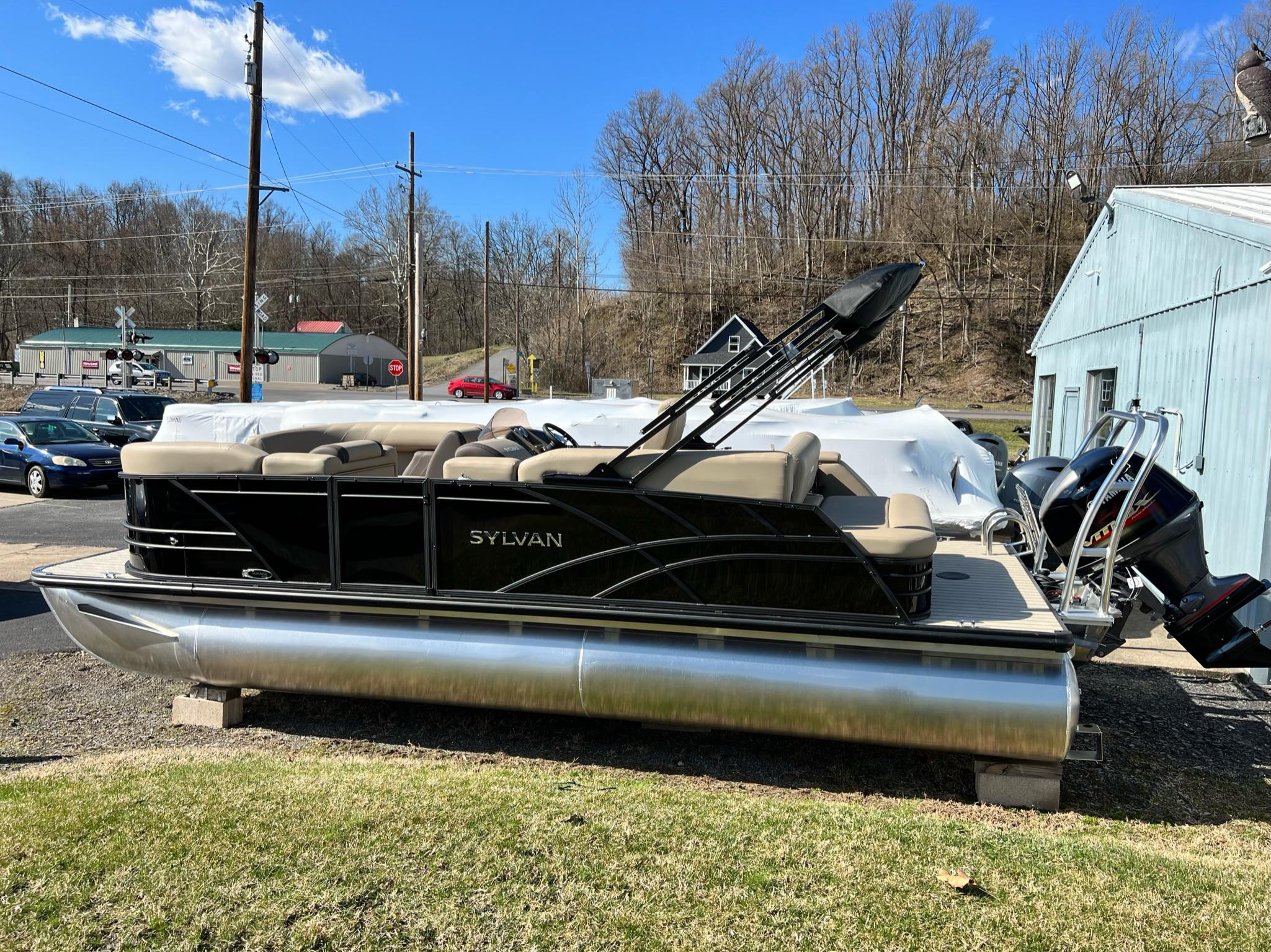 2022 Sylvan 8522 CLZ Mirage Tritoon - IN STOCK