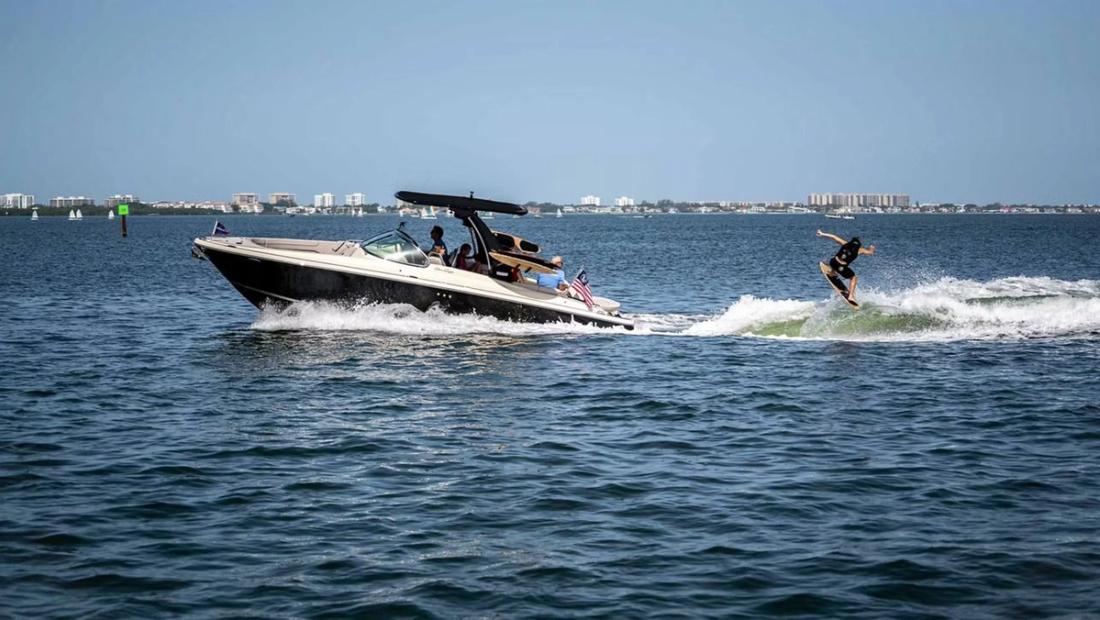 2022 Chris-Craft Launch 28 GT