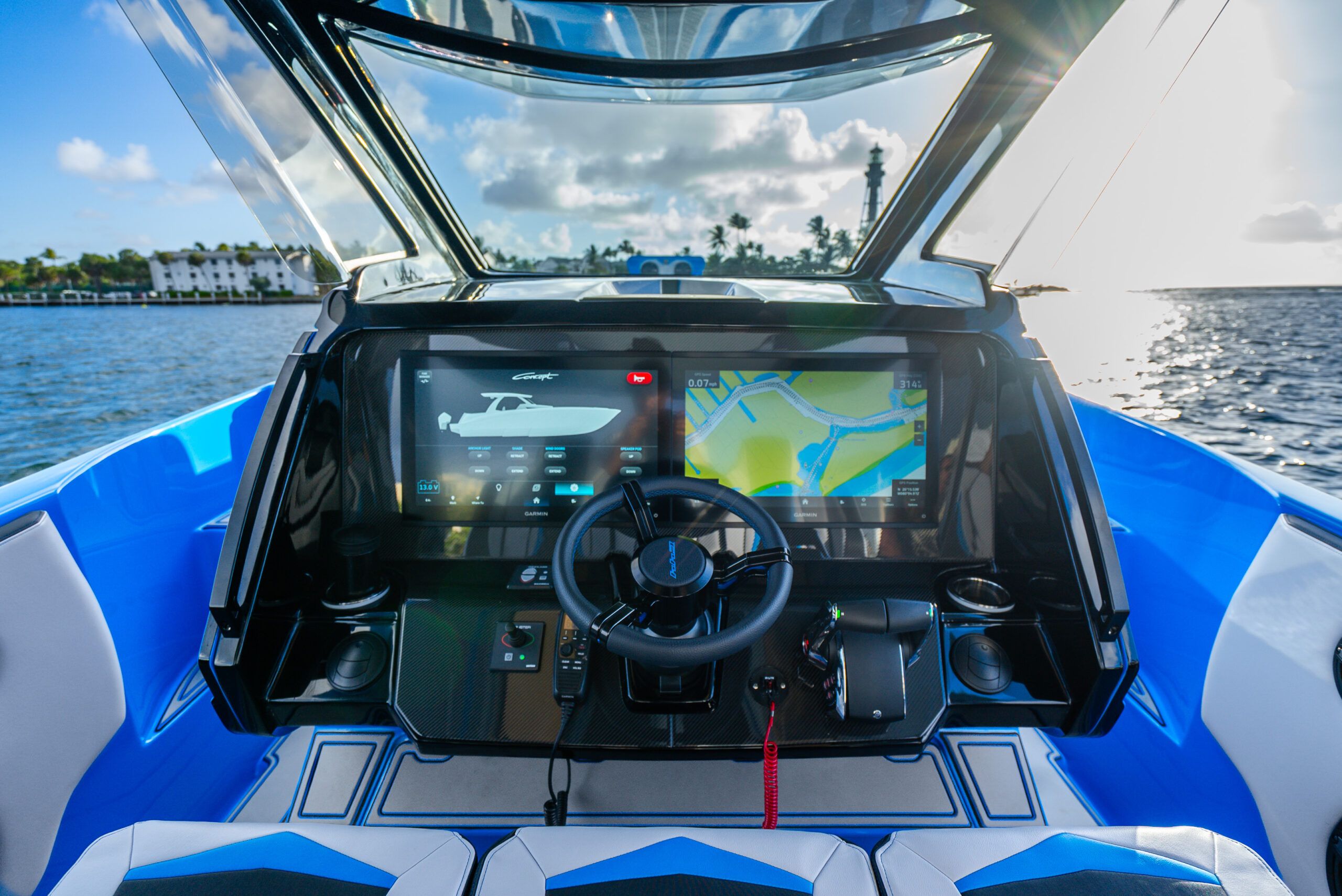 Concept 44 Open Deck centre console, photo 4