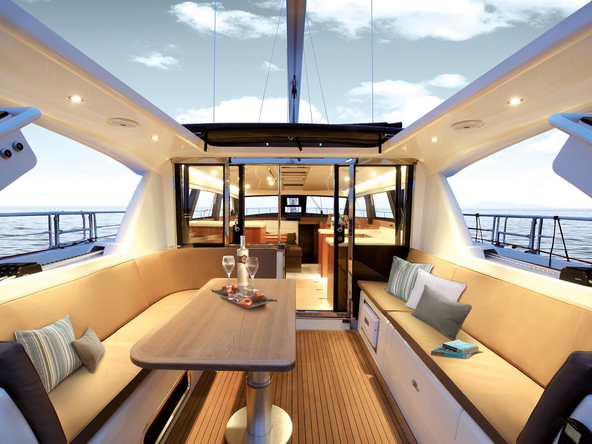 2022 Moody Yachts Decksaloon 54