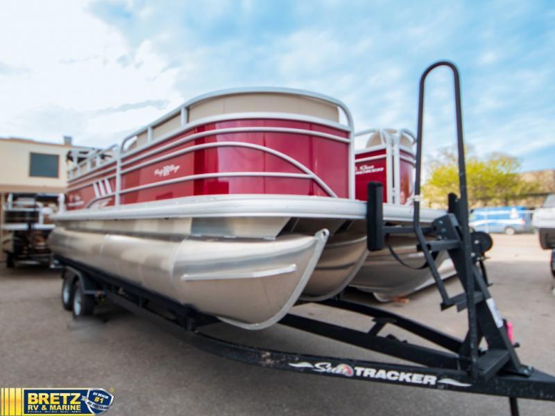 2022 Sun Tracker Party Barge 22 XP3