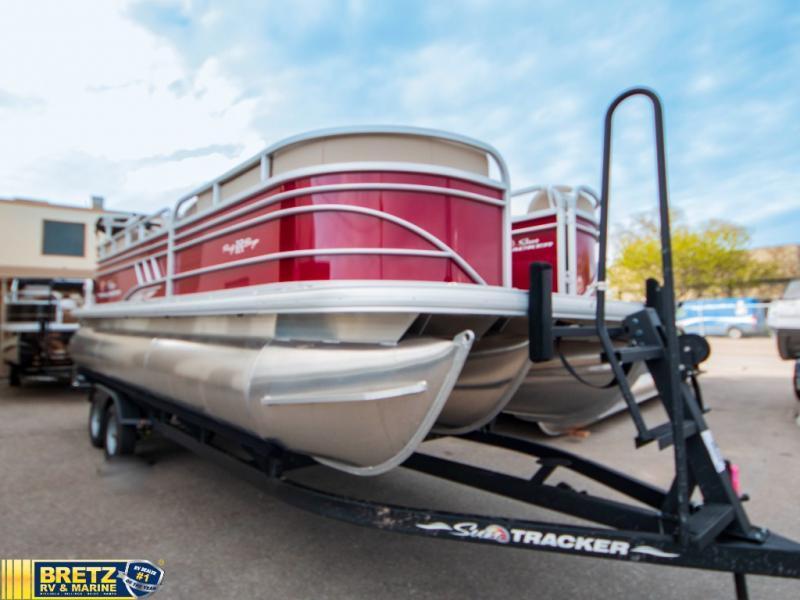 2022 Sun Tracker Party Barge 22 XP3
