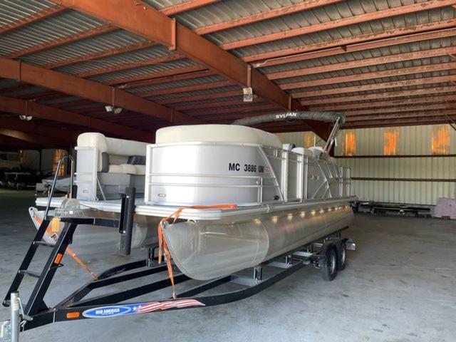 2022 Sylvan 8522 Party Fish - In Stock