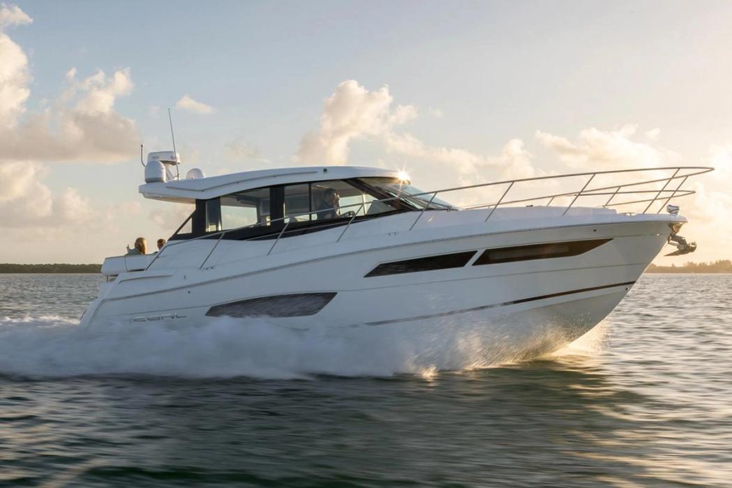 2022 Regal Boats 38 Grande Coupe