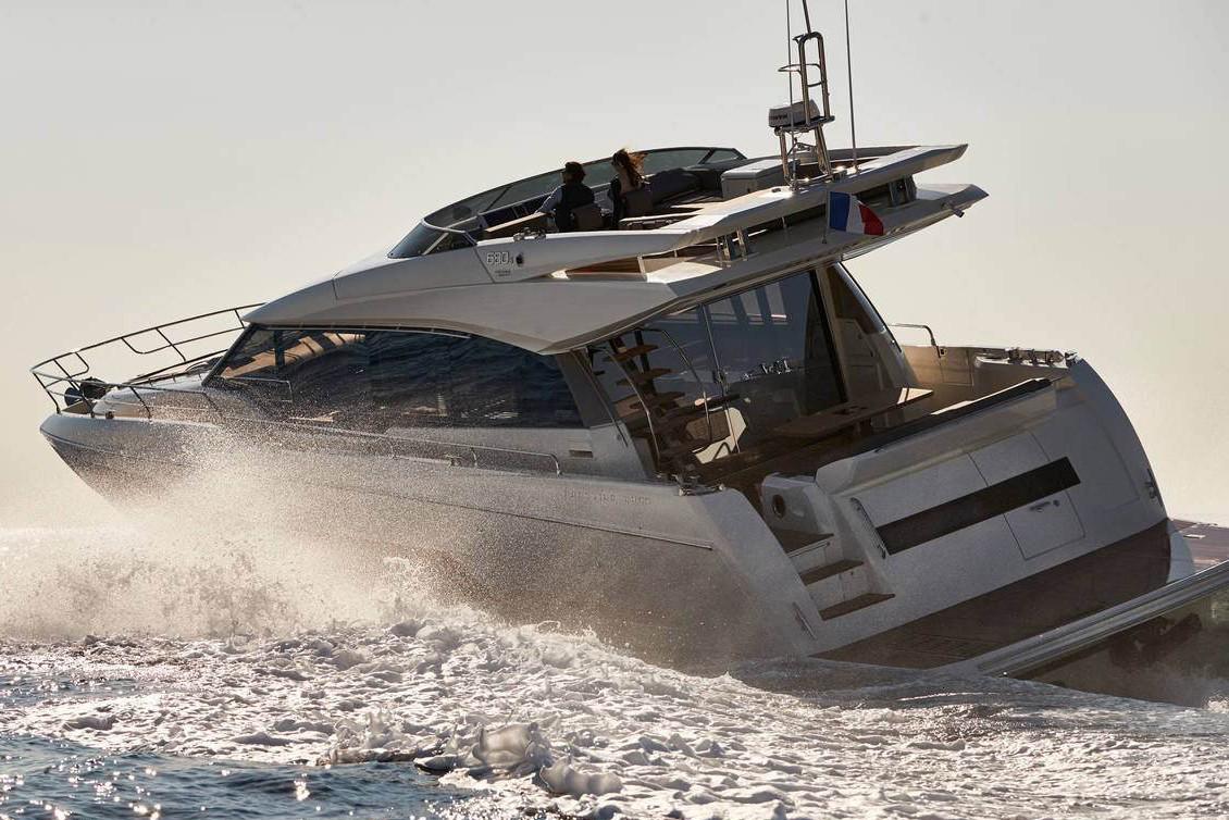 2021 Prestige Yachts 680 S