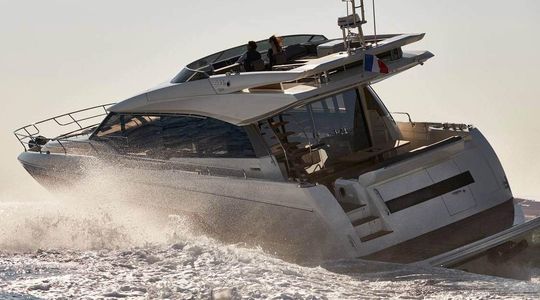 2021 Prestige Yachts 680 S